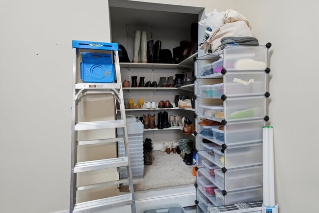 Building Photo - Stunning 4BR Home in Cascade Falls – Modern Upgrades & EV Ready!