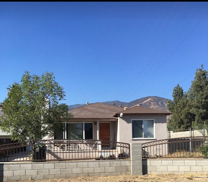 Front of the house - 292 E 42nd St