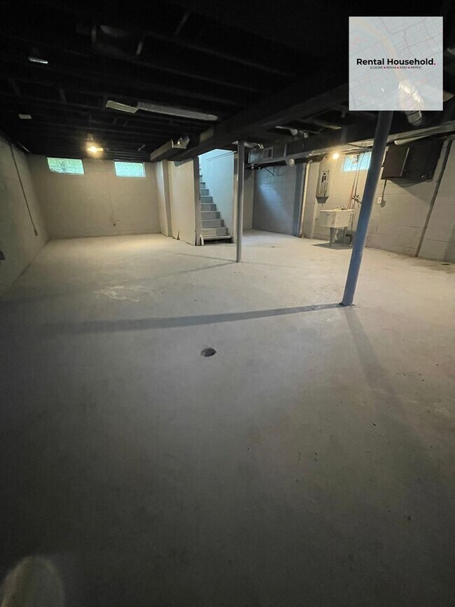 Building Photo - Recently Updated 3 Bedroom Single Family Home-Move-In Ready!!!