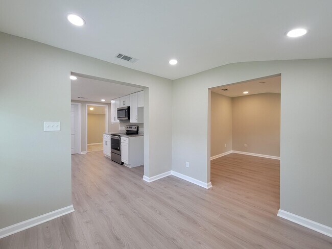 Building Photo - 1107 Roosevelt