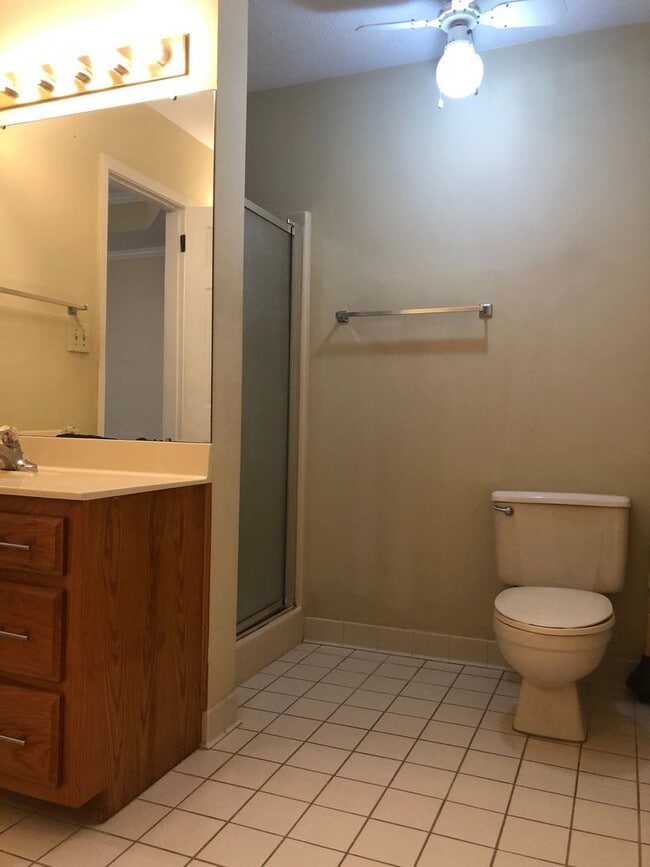 Building Photo - Silver Hills rental!