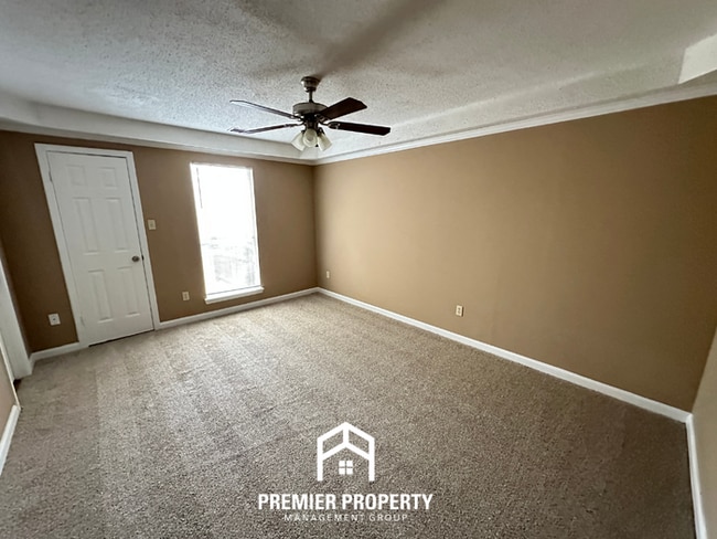Building Photo - Charming 3BR/2BA Near Germantown | Fireplace & Bay Window Dining