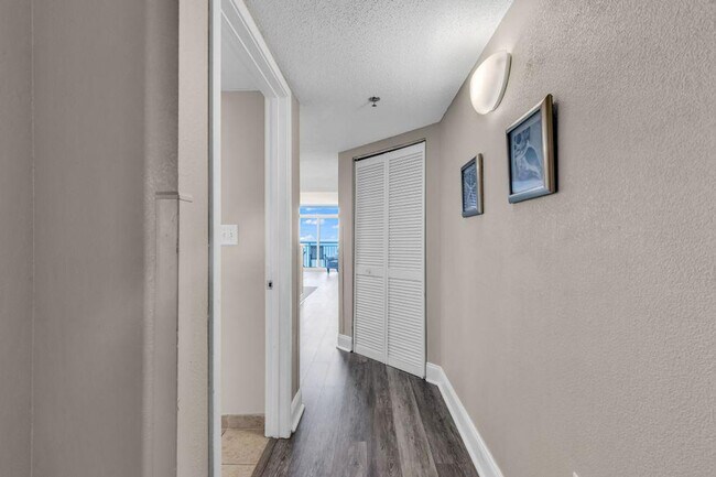 Building Photo - 2506 N Ocean Blvd