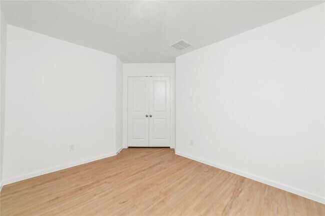 Building Photo - 1634 Blue Cypress Dr