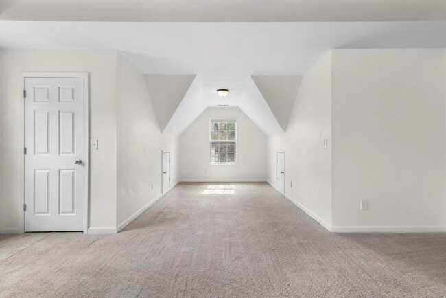 Building Photo - 45 Wyndmont Way