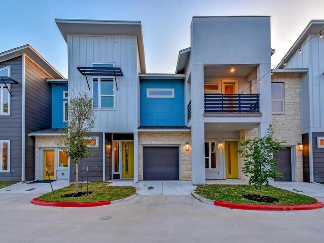 Building Photo - 8922 Menchaca Rd