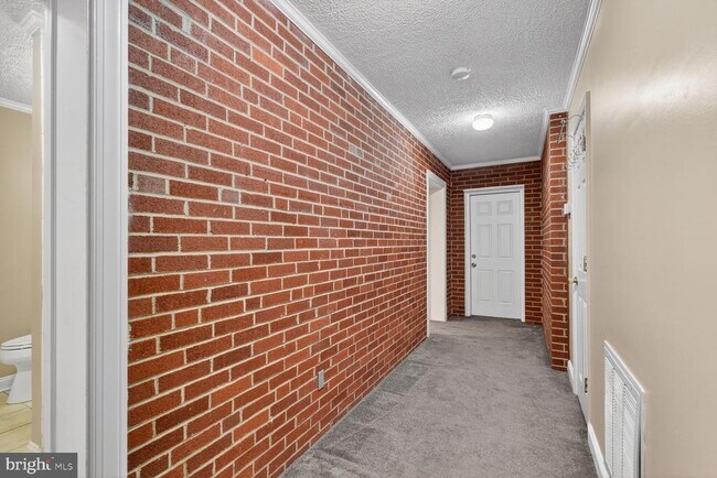Building Photo - 6013 Neilwood Dr