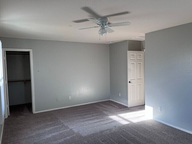 Building Photo - 5 bed 3 bath 3 car garage in San Tan Valley