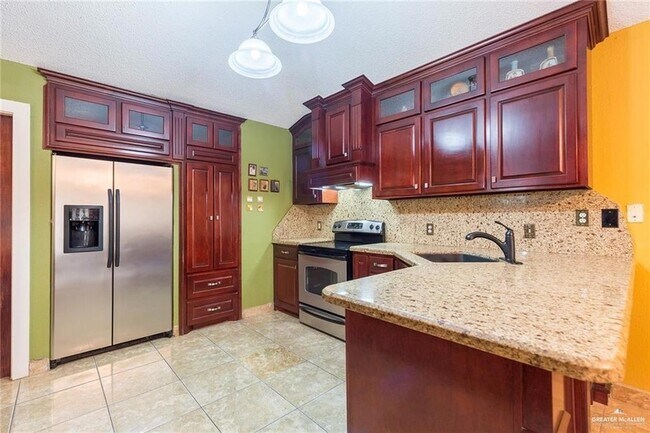 Building Photo - 1801 Crown Pointe Blvd