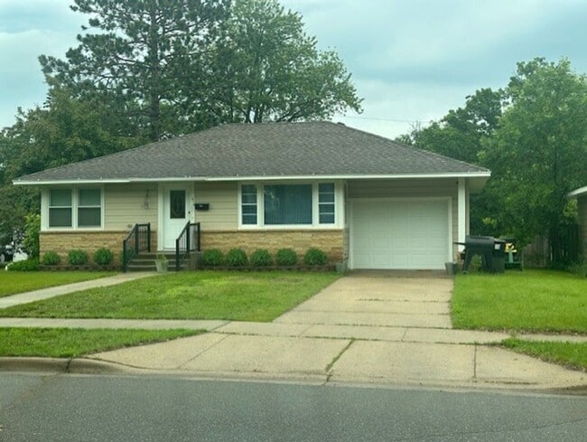 Primary Photo - 816 7th St NE