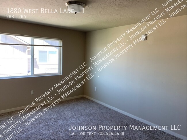 Building Photo - Great Location on this almost new Nampa to...