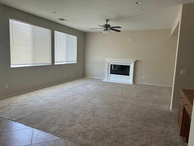 Building Photo - Bedroom 3 bath home in Hemet