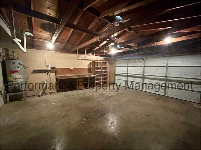 Building Photo - 2401 Sherwood Ave
