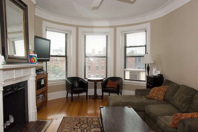 Building Photo - 421 Marlborough St