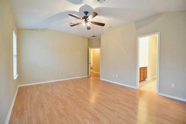 Building Photo - 2439 Pearson Way
