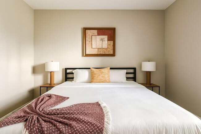 Building Photo - 6225 Saratoga Blvd