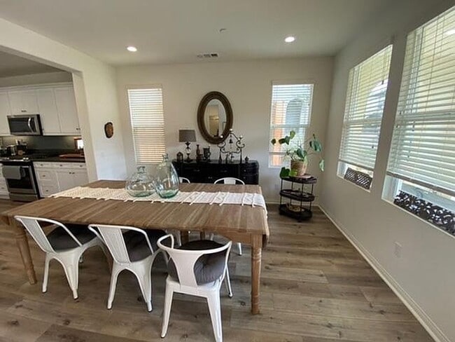 Building Photo - West Ventura's Solana Heights 4+3 Single Family Home $5,200