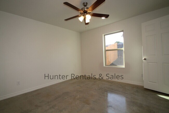 Building Photo - 1810 Ponca Trce