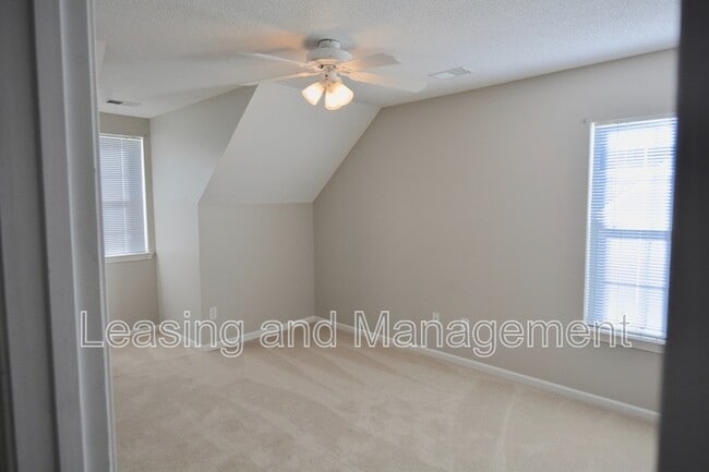 Building Photo - 3387 Queensgate Way