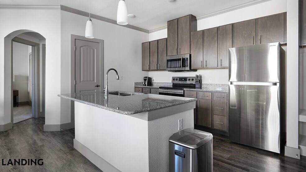 Building Photo - 12500 Shadowglen Trce