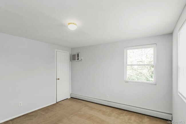 Building Photo - 27 Apollo Ln