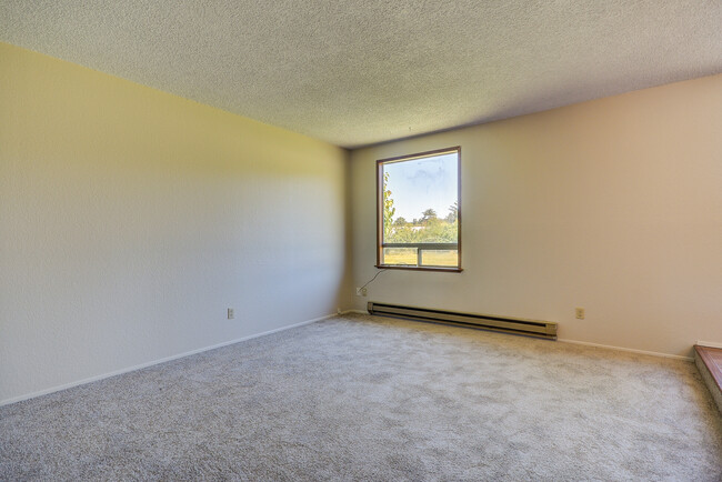Building Photo - 3 Bedroom Rambler in heart of Coupeville