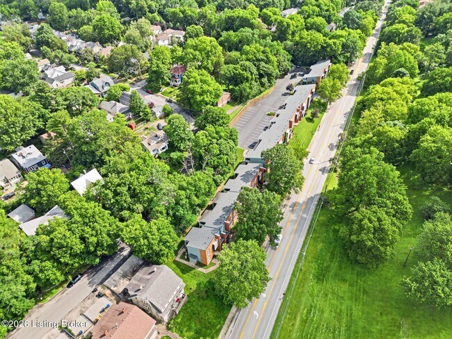 Building Photo - 2745 Grinstead Dr