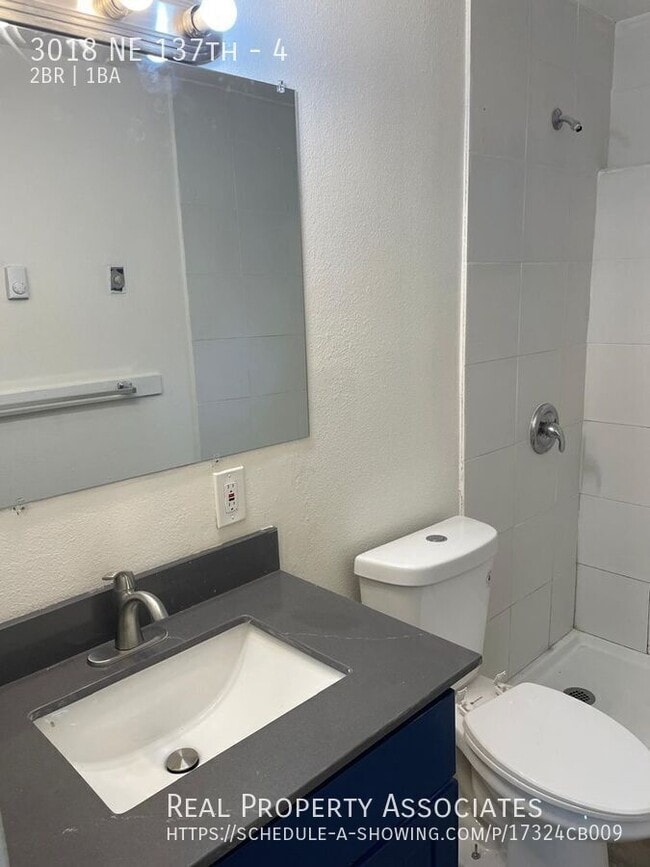 Building Photo - 3018 NE 137th-4