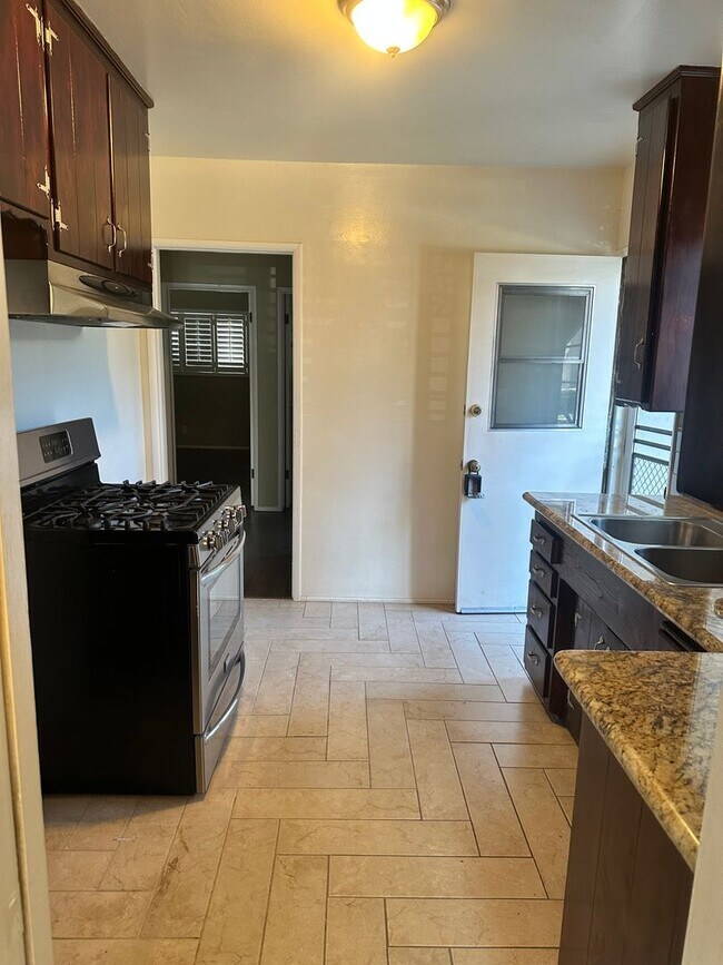 Building Photo - Valley Spring, 11339-11345