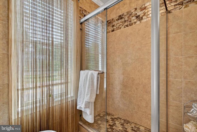 Building Photo - 426 Main St