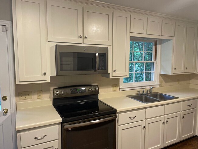 Building Photo - Home For Rent - Brookwood Forest