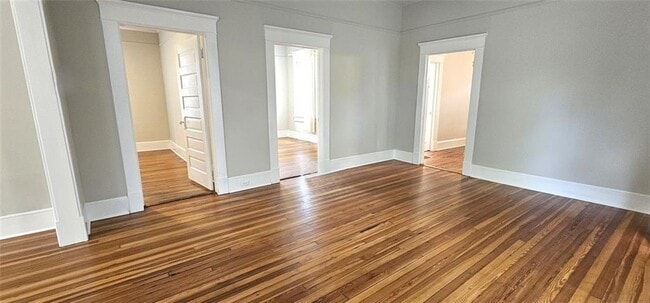 Building Photo - 1047 Ridge Ave