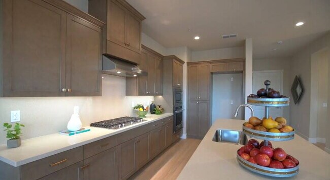 Building Photo - Charming 2-Bedroom Home with Central Vacuum & 2 Baths on Edgewood Drive!