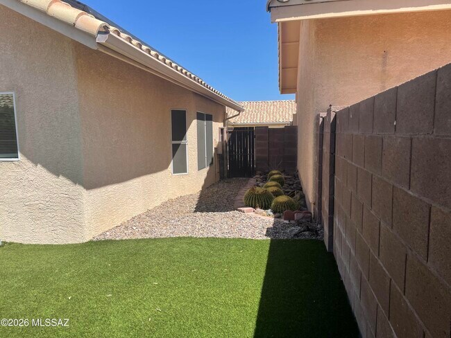 Building Photo - 3741 W Spinnaker Ln