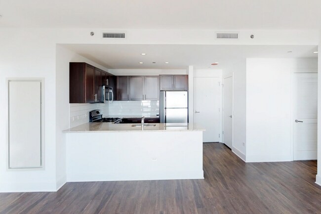 Primary Photo - 1 Buswell St