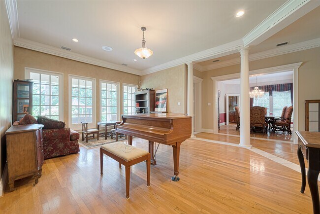 Building Photo - 3665 Maranatha Dr