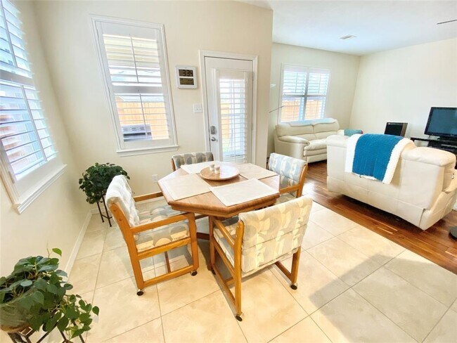 Building Photo - 17518 Stamford Oaks Dr