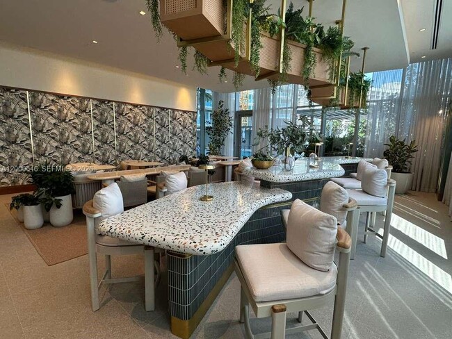 Building Photo - 77 SE 5th St