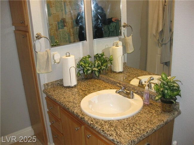 Building Photo - Beautiful SW condo close to the Las Vegas ...