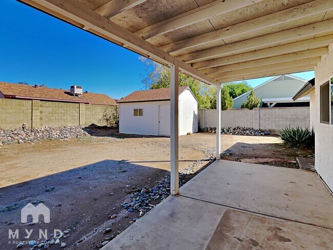 Building Photo - 830 W Mohawk Ln