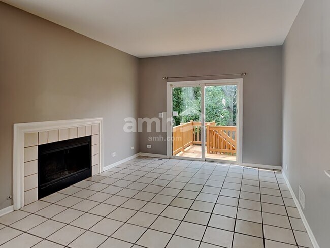 Building Photo - 9921 Bedford Dr