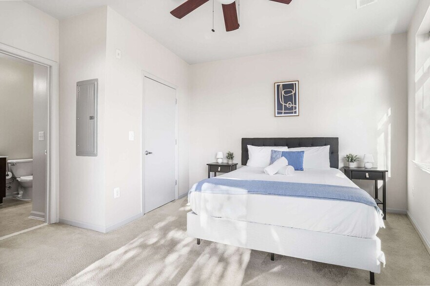 Building Photo - 305 10th Street South