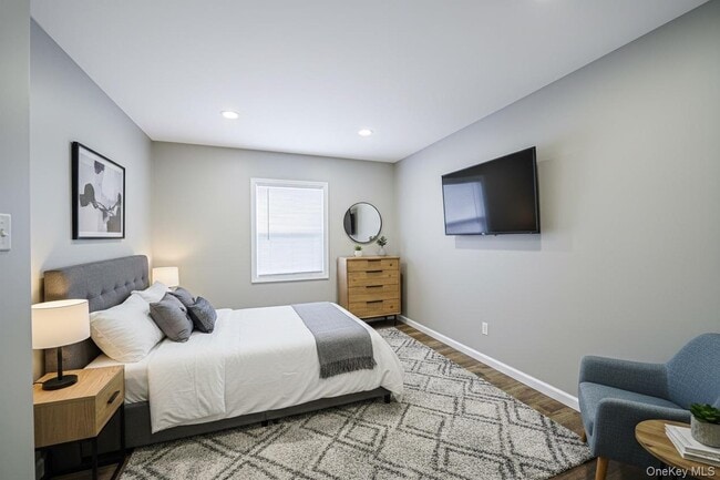 Building Photo - 130 5th Ave