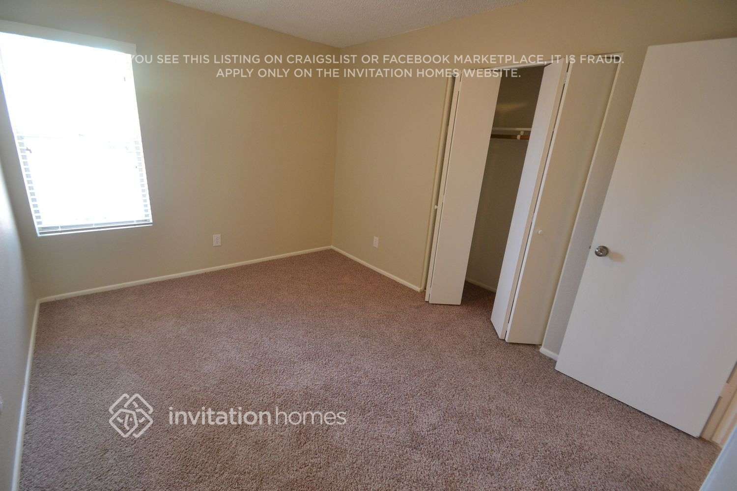 Building Photo - 704 N Oracle Cir