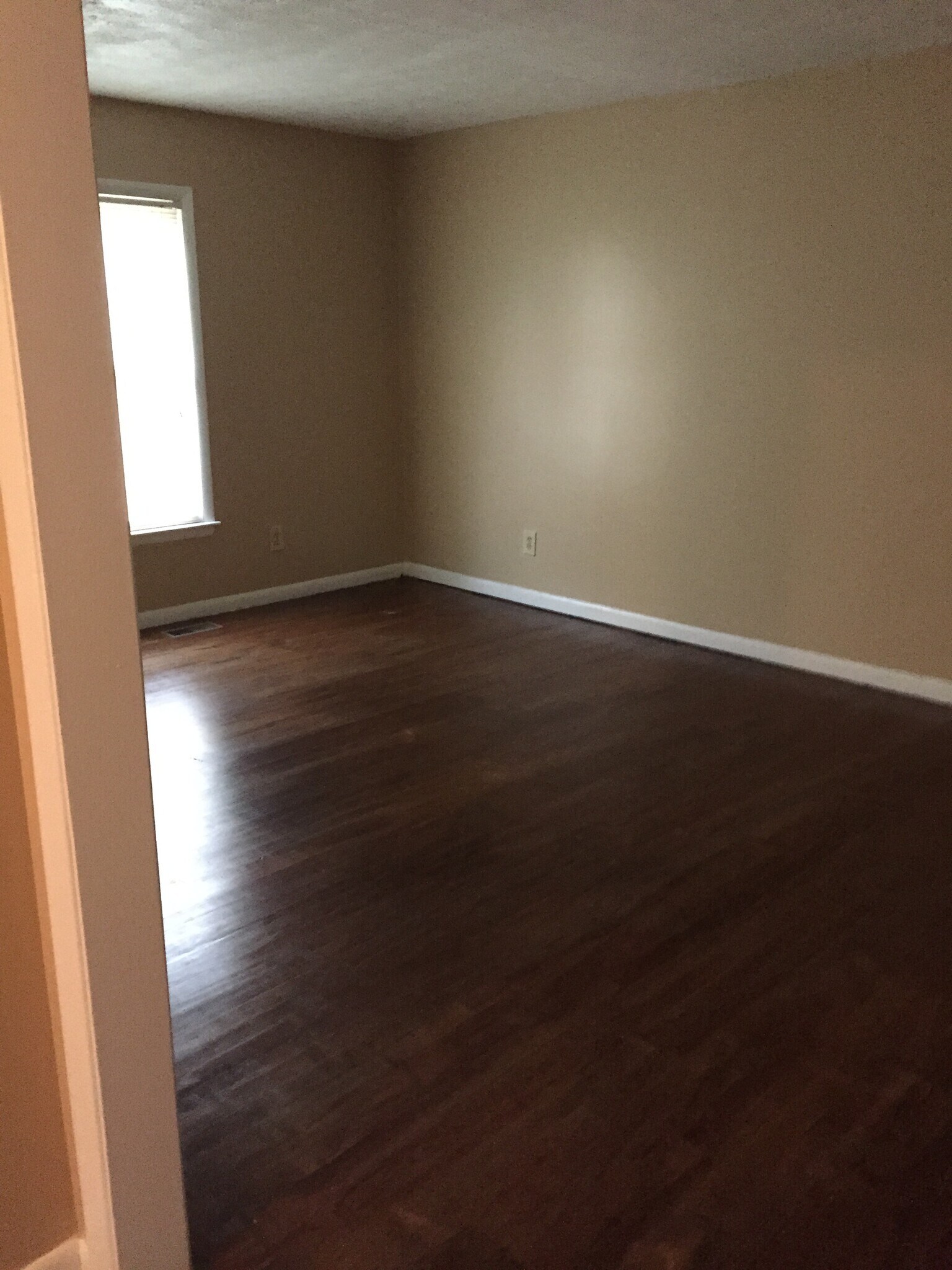 Building Photo - 1722 Shiloh Dr