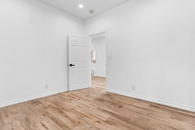 Building Photo - 44735 Johnston Dr