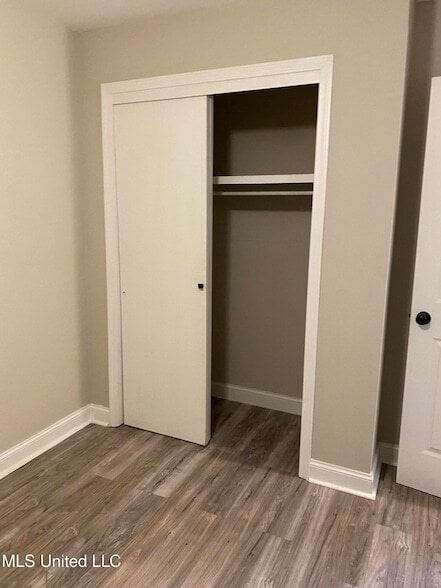 Building Photo - 523 Sardis St