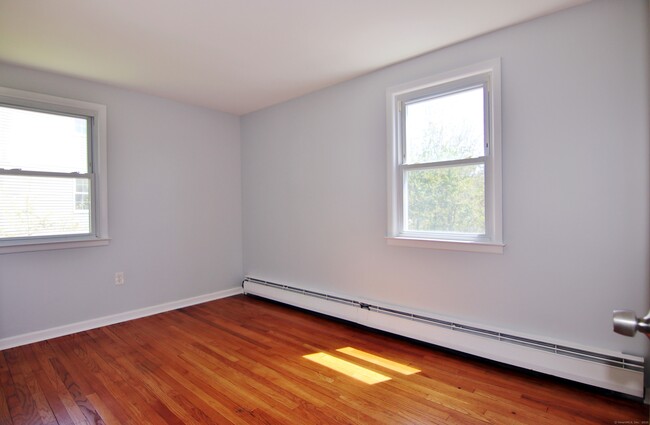 Building Photo - 261 East Ave
