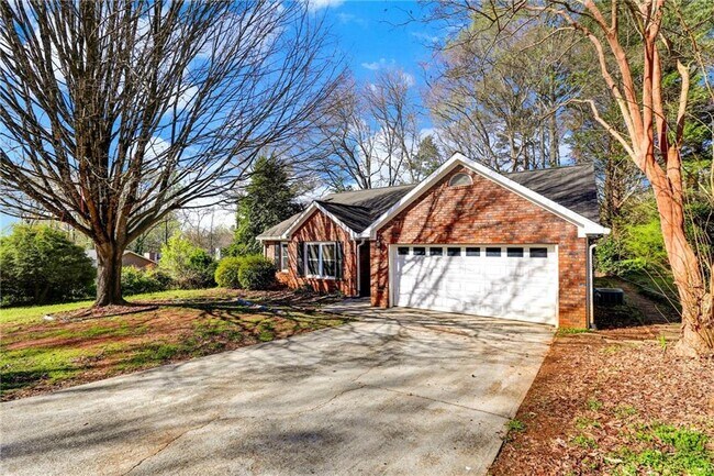 Building Photo - 1262 Bailing Dr