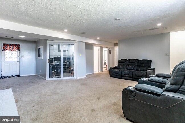 Building Photo - 12212 Birchview Dr